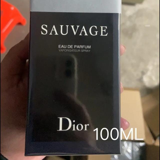 Image of Dior Sauvage Eau de Parfum 100ml – Bold & Sophisticated Men’s Fragrance