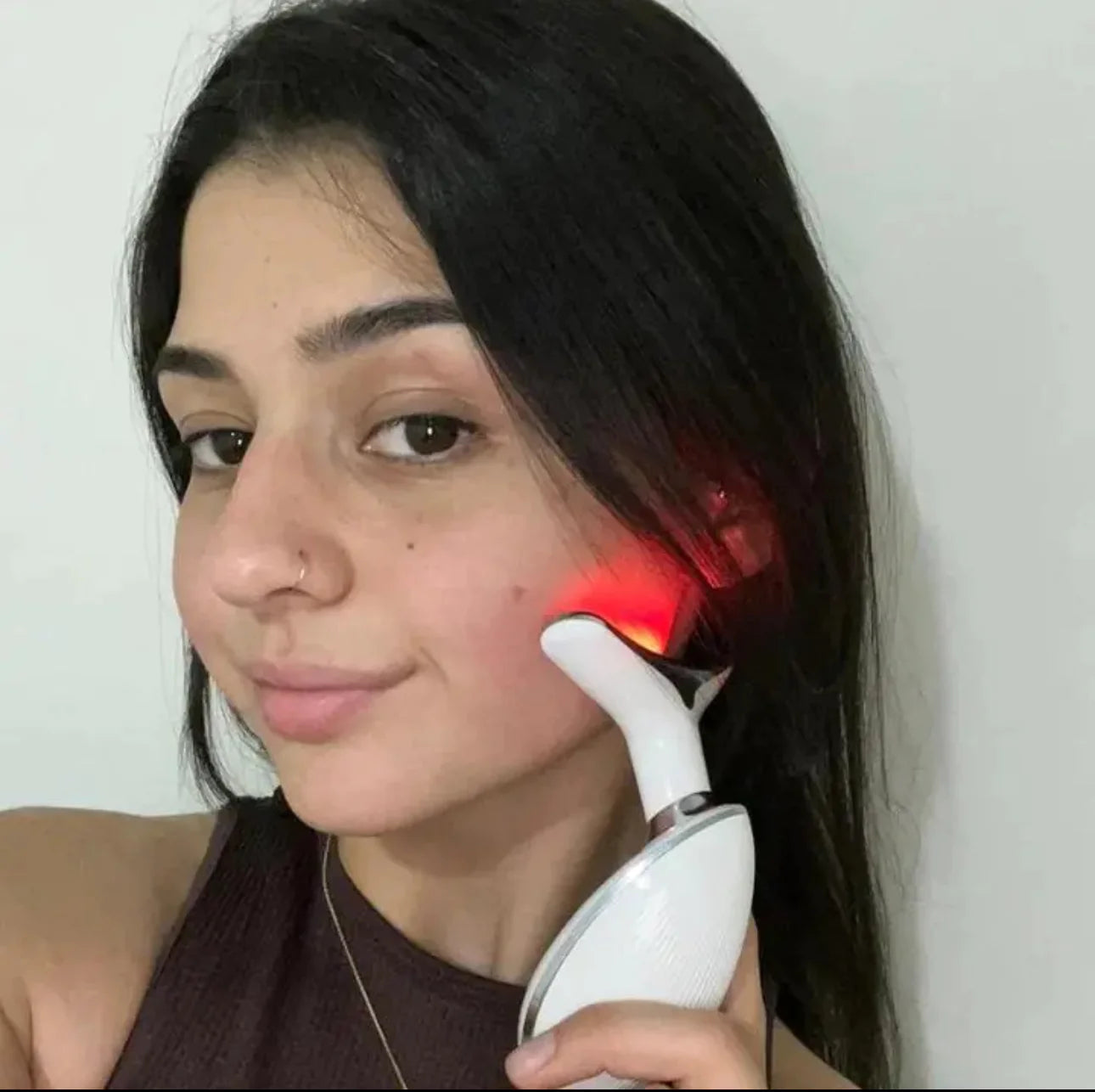 Image of Wavy Chic Beauty Facial Massager